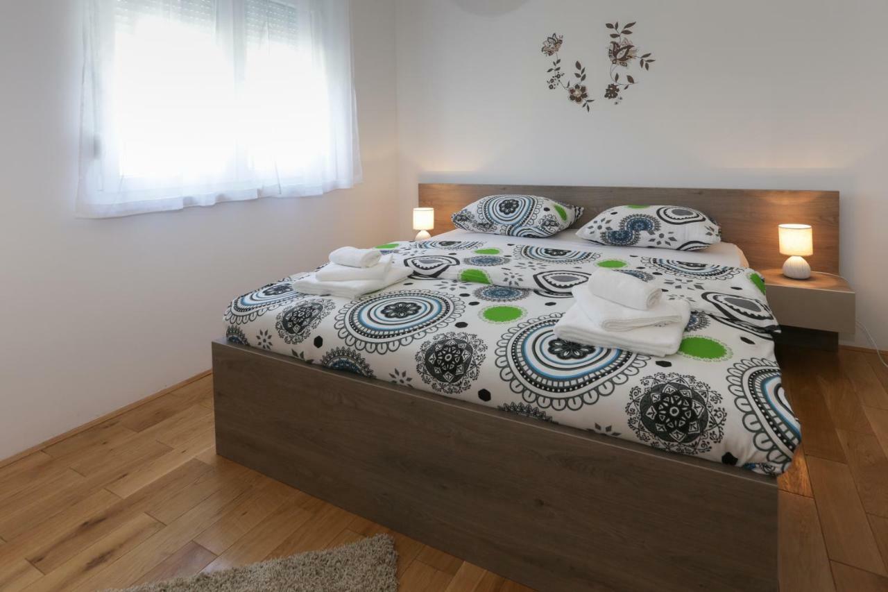 Life - New And Luxury Holiday House Kaštela المظهر الخارجي الصورة