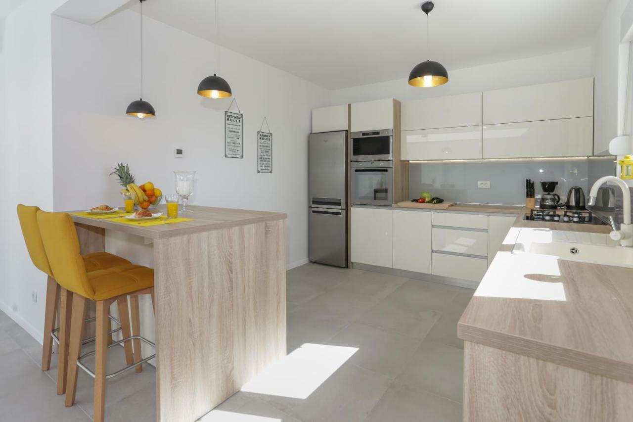 Life - New And Luxury Holiday House Kaštela المظهر الخارجي الصورة